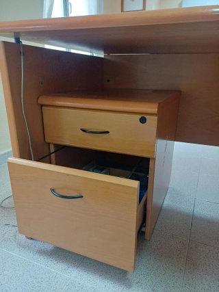 SOLO DISPONIBLE HASTA AGOSTO Escritorio y cajonera