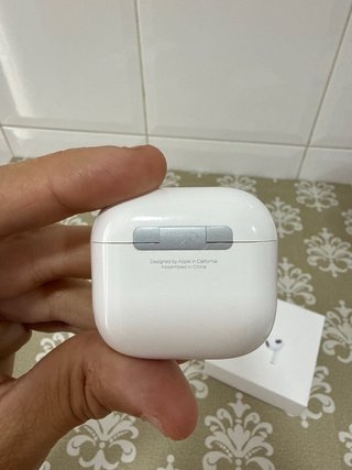 AirPods 4, bianchi