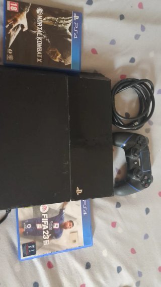 PS4 (PlayStation 4) Negra + Juegos
