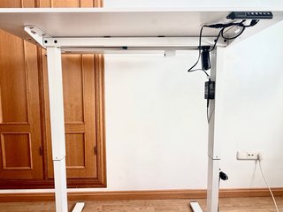 Mesa elevable eléctrica regulable en altura