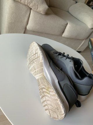 Deportivas Skechers Gris y Blanco