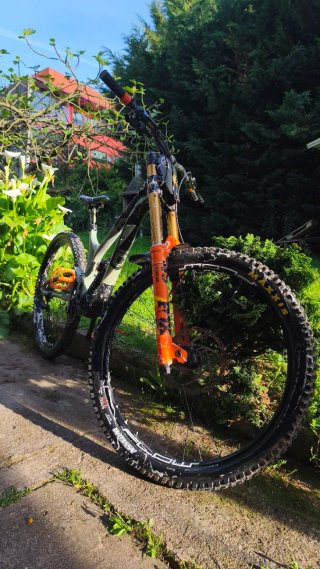 Commencal Supreme V4 2021