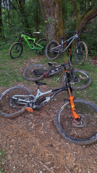 Commencal Supreme V4 2021