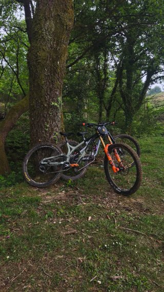 Commencal Supreme V4 2021