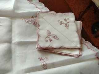 Tovaglia organza con 8 tovaglioli ricamati