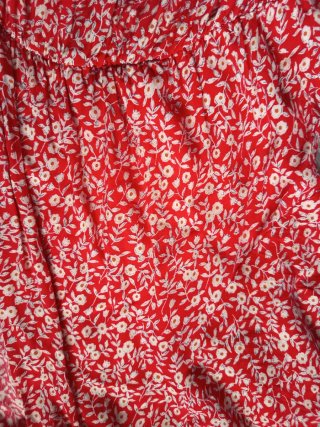 Vestido estampado floral rojo y blanco