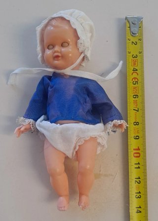 Muñeco bebé antiguo con ropa original