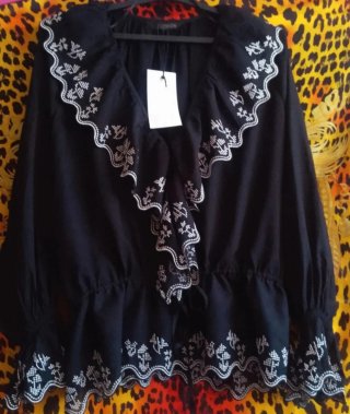 Blusa Zara Negra Bordada