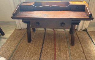 Mesa auxiliar de madera maciza