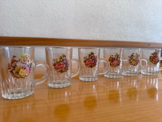Vasos de chupito con diseño vintage