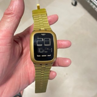 Reloj Swatch Touch Dorado