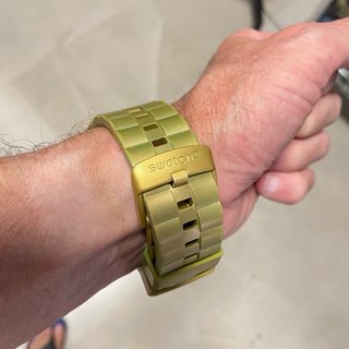Reloj Swatch Touch Dorado