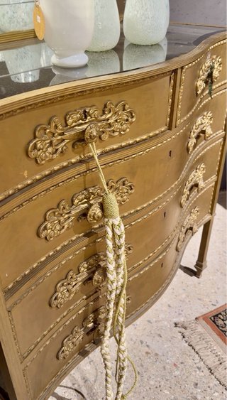 tocador francés con espejo original y ornamento