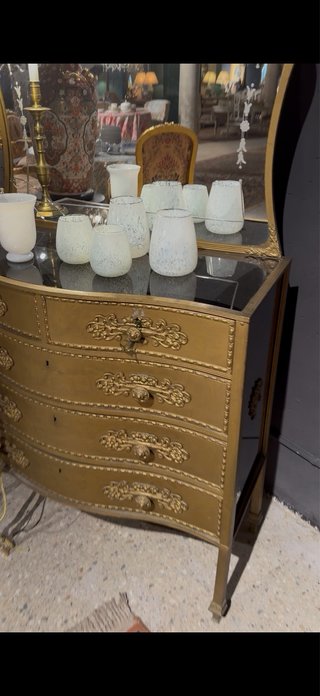 tocador francés con espejo original y ornamento