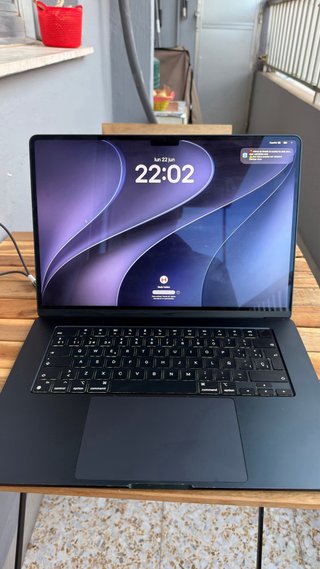 MacBook Air M3 15" (Color Medianoche) + Seguro 3 A