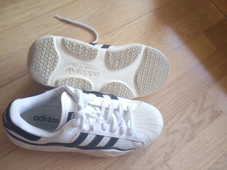 Adidas Superstar Blancas y Negras