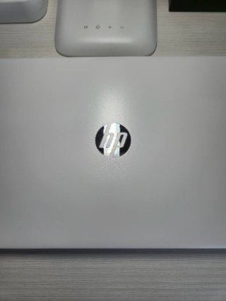 HP 15s Intel Core i5-1235U, 16GB RAM y SSD 512GB