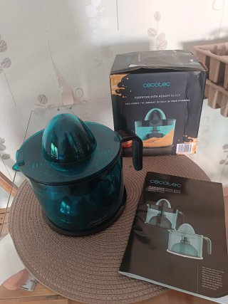 Exprimidor Cecotec EssentialVita Adjust Negro