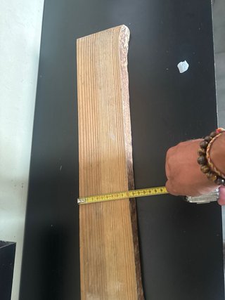 Tabla de pino con canto vivo