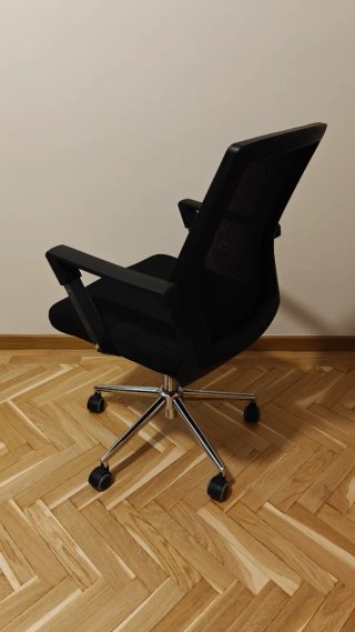 Silla de oficina giratoria negra
