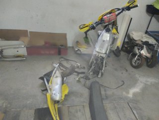 Suzuki RMX 450 para reparar, matriculada