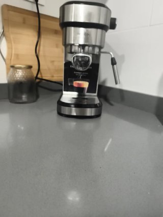Cafetera Cecotec Cafeizzia,con dos cazillos de 1y2