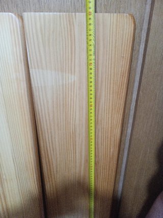 Baldas de madera para estanterías