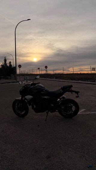 Kawasaki Z900 A2 Negra y Plata