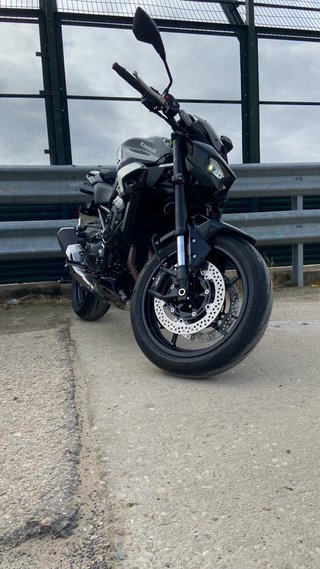 Kawasaki Z900 A2 Negra y Plata