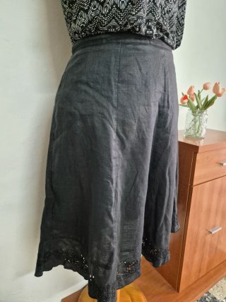 Falda negra con encaje talla 56