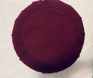 Cojín de meditación tibetano color borgoña