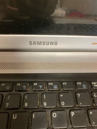 Portátil Samsung Plata y Negro