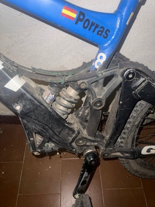 Bicicleta Descenso Giant Negra/Azul
