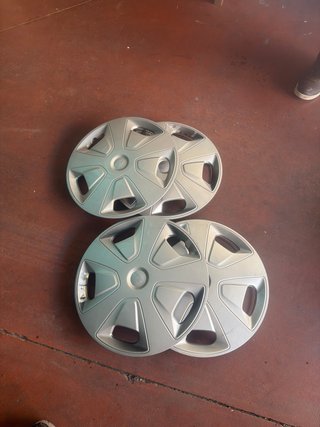 Tapacubos Ford Transit 16 (4 unidades)
