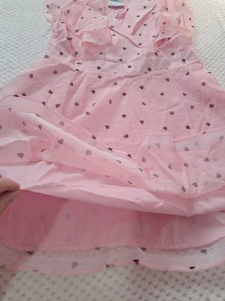 Vestido rosa con corazones