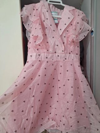 Vestido rosa con corazones