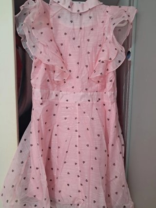 Vestido rosa con corazones