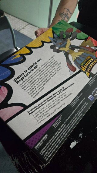 Colección Pokémon Mega-Lucario Premium