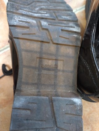 Zapatos charol Ravetti negros