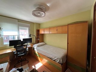 Dormitorio juvenil completo en madera de pino