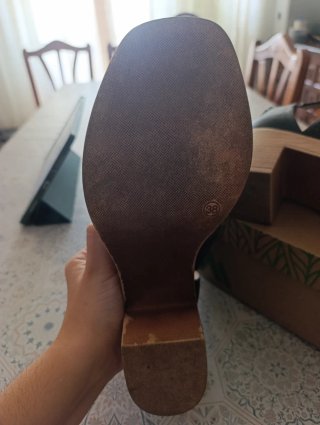 Zapatos tacón piel perforada Senda 38