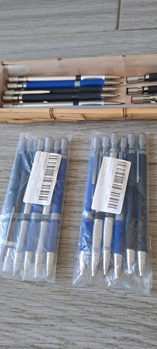 27 Lapiceros Mecánicos 2.0 mm + Cestita Regalo