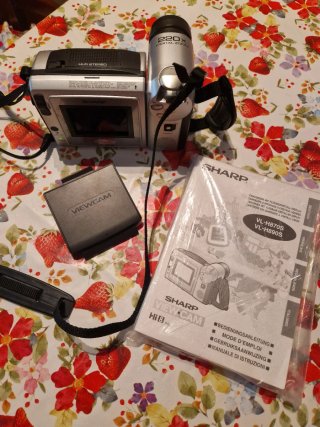 Videocamera vintage Sharp Viewcam Hi8 VL-H870