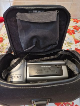 Videocamera vintage Sharp Viewcam Hi8 VL-H870