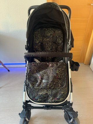 Cochecito de bebé negro estampado