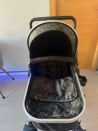 Cochecito de bebé negro estampado