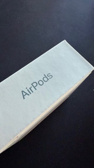 AirPods 4 Bianchi