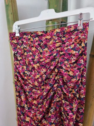Falda midi negra Zara floral multicolor Talla S