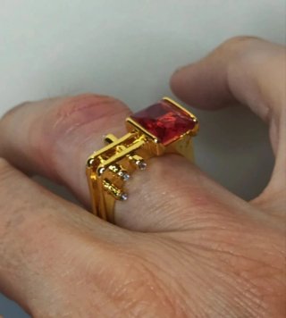 Anillo Diseño Arquitectónico Acero Dorado