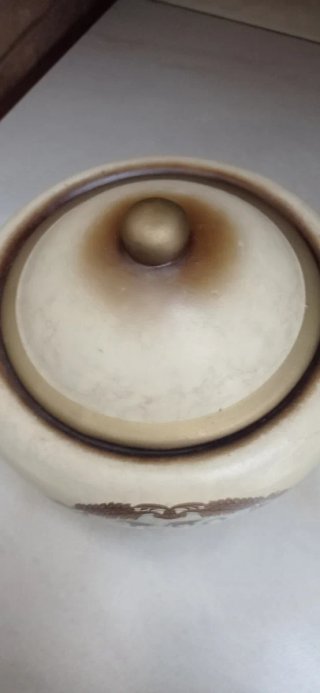 Biscottiera in ceramica beige e oro